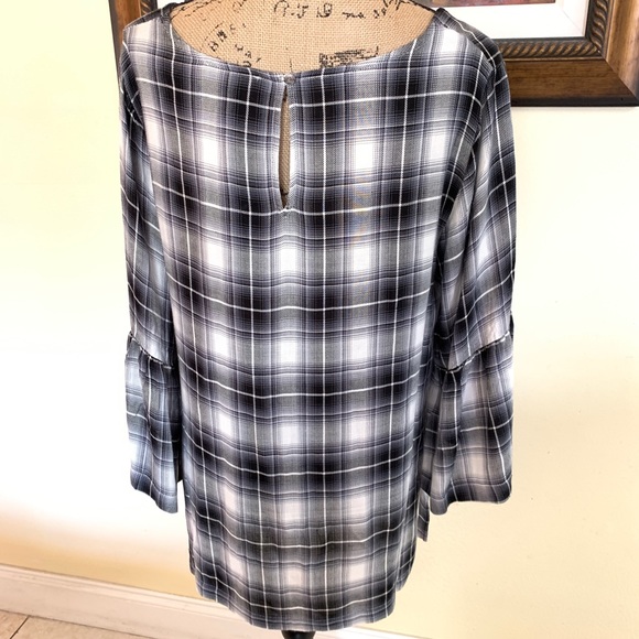 Jane and Delaney Plaid Blouse - Picture 3 of 5